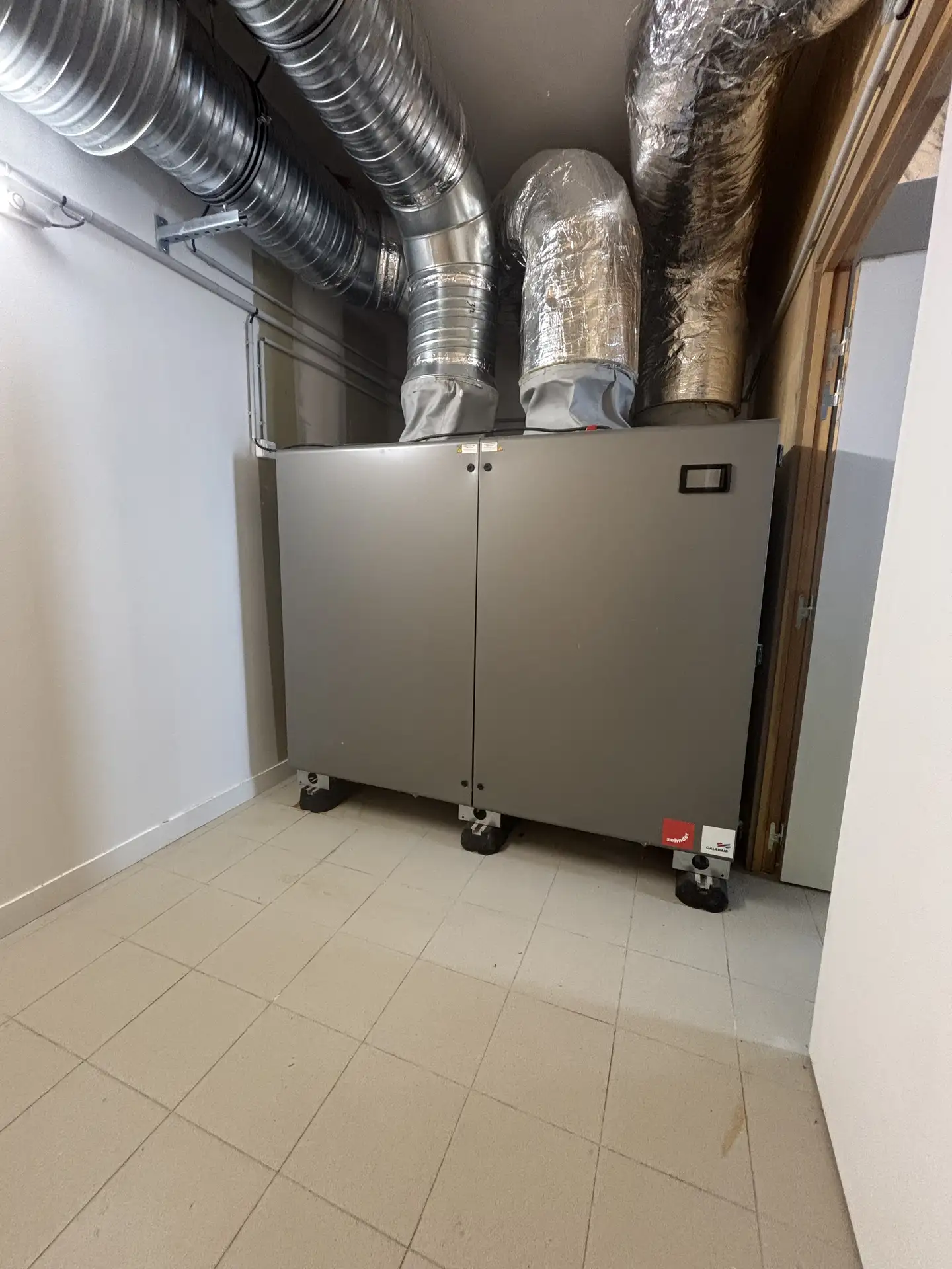 Ventilation, chauffage et climatisation, plomberie espace d'accueil enfants Trets